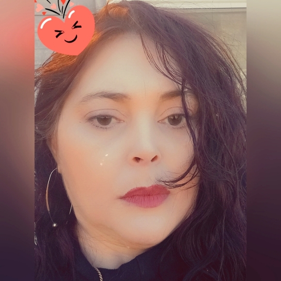 Meet your Posher, Tara - Picture 2 of 4